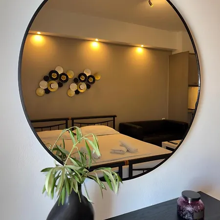 Apartman Earis - 100m From The Sea & The Promenade