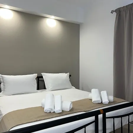 Apartman Earis - 100m From The Sea & The Promenade *