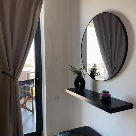 Earis - 100m From The Sea & The Promenade Apartman Kárisztosz