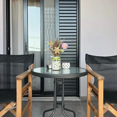 Earis - 100m From The Sea & The Promenade Apartman