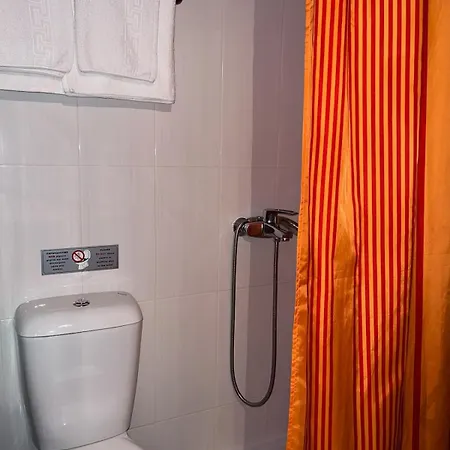 Apartman Earis - 100m From The Sea & The Promenade