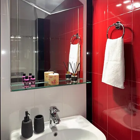 Apartman Earis - 100m From The Sea & The Promenade *
