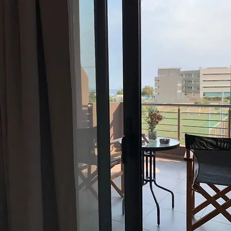 Apartman Earis - 100m From The Sea & The Promenade *