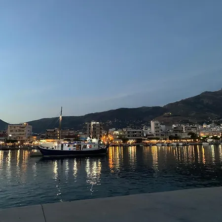 Earis - 100m From The Sea & The Promenade Kárisztosz